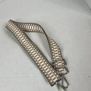 Interchangeable strap, 1.5" wide, adjustable